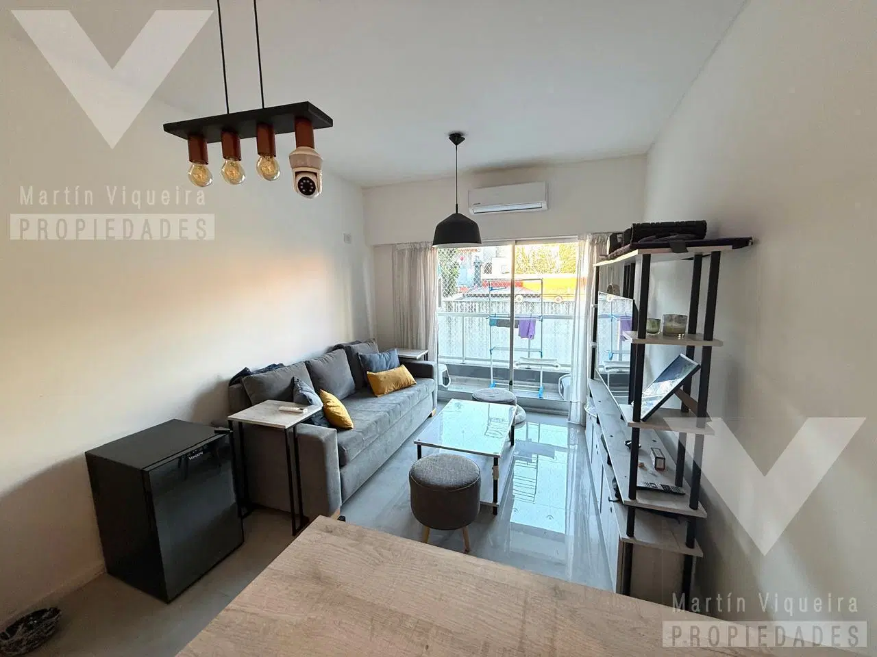 2 ambientes en alquiler con balcón y patio propio.  Plaza y Nuñez 4