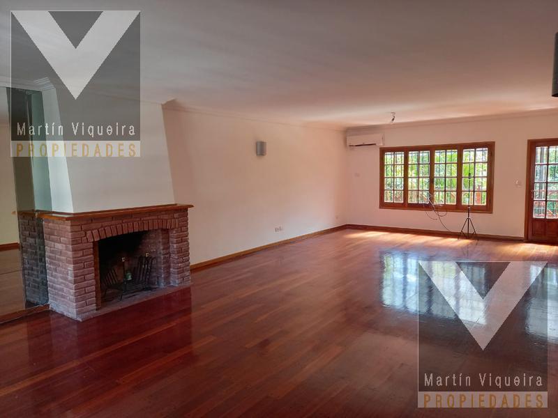 Foto de ESPECTACULAR CASA DESARROLLADA EN TRES PLANTAS SOBRE LOTE DE 9.40 X, imagen 3