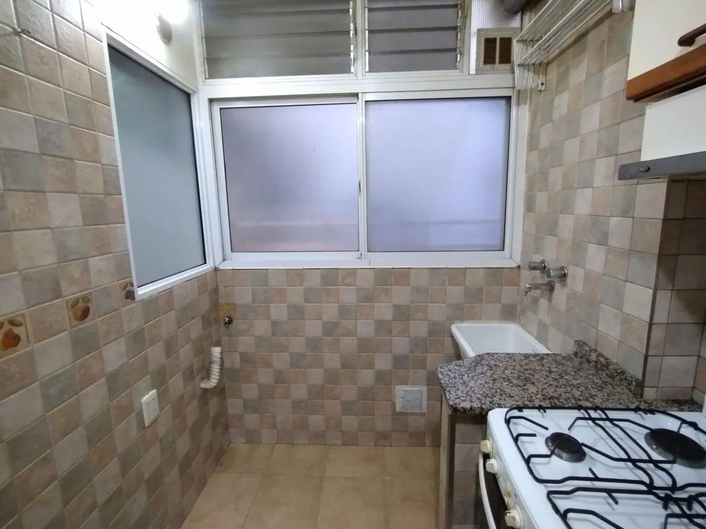 ALQUILER 2 AMBIENTES EN FLORES 5