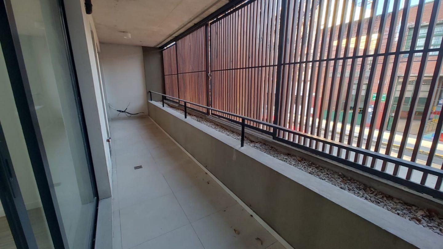 VENTA 3 AMBIENTES AL FRENTE CON BALCON