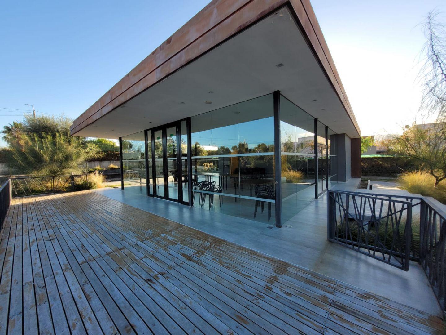 Foto de Casa a estrenar de 3 Dormitorios Barrio Privado Yrigoyen Maipú, imagen 1
