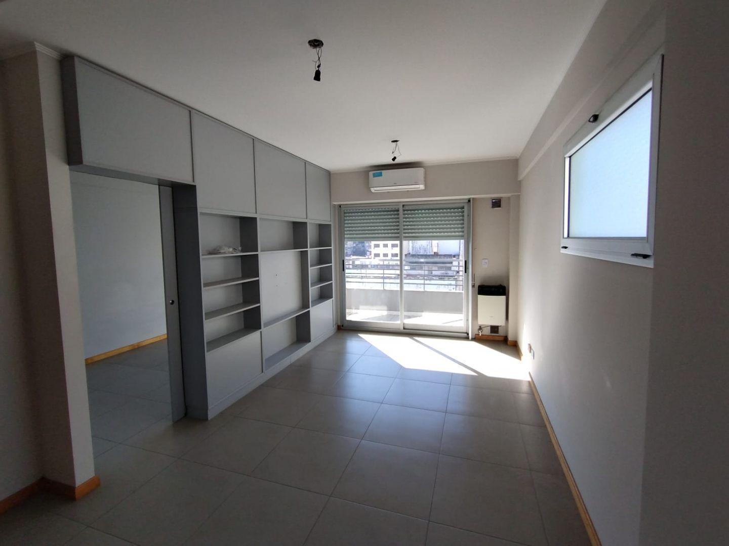 Foto de DEPARTAMENTO 2 AMBIENTES CON BALCON EN FLORES, imagen 4