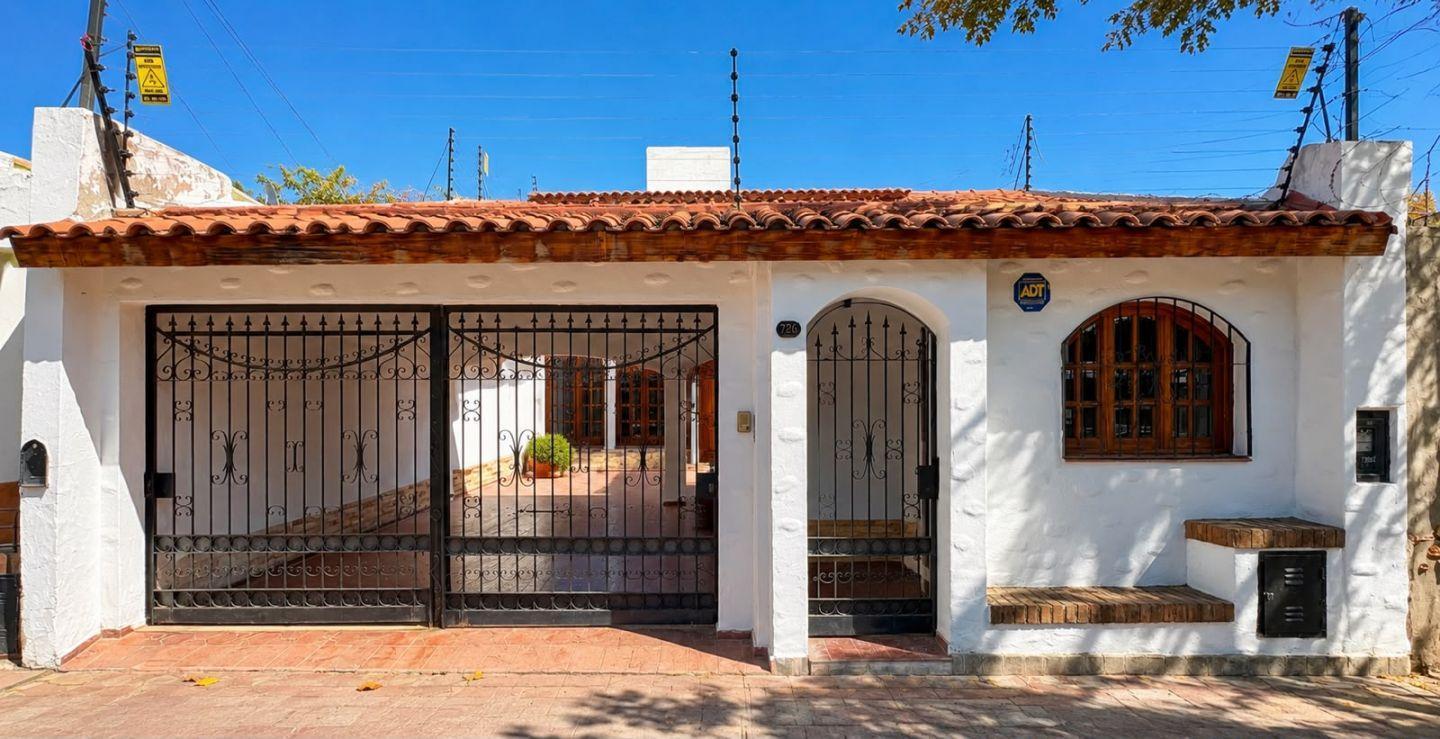 Foto de Alquiler Casa 3 Dorm. en SEXTA SECCIÓN, Mendoza, imagen 1
