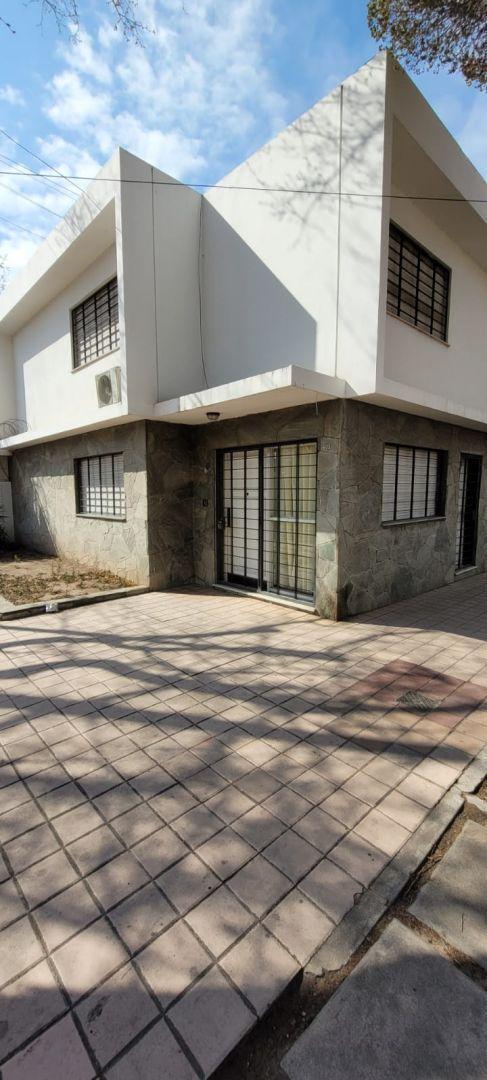 Foto de ALQUILER Casa Barrio Bancario, Godoy Cruz, imagen 2