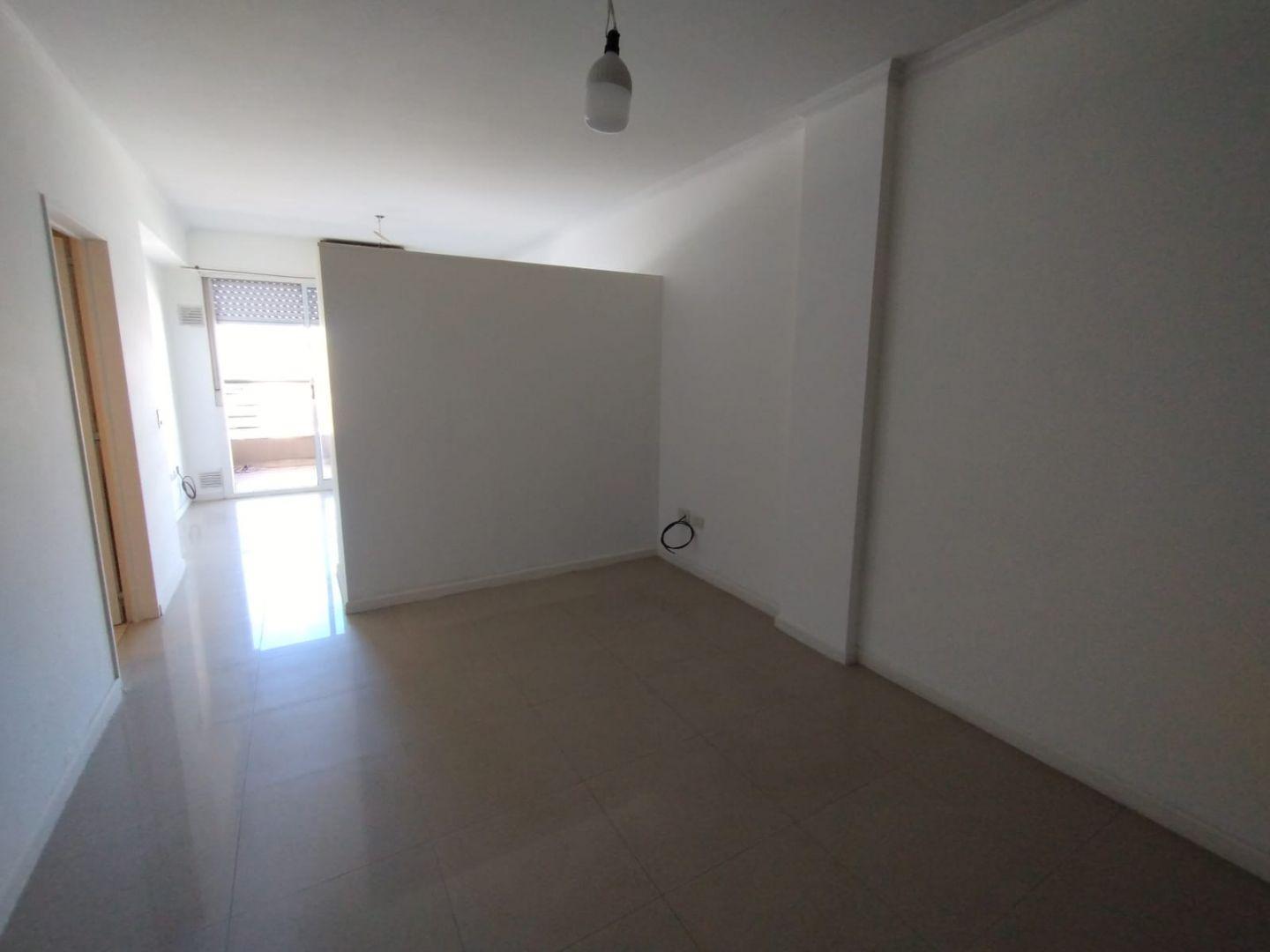 Foto de MONOAMBIENTE CON BALCON EN FLORES, imagen 1