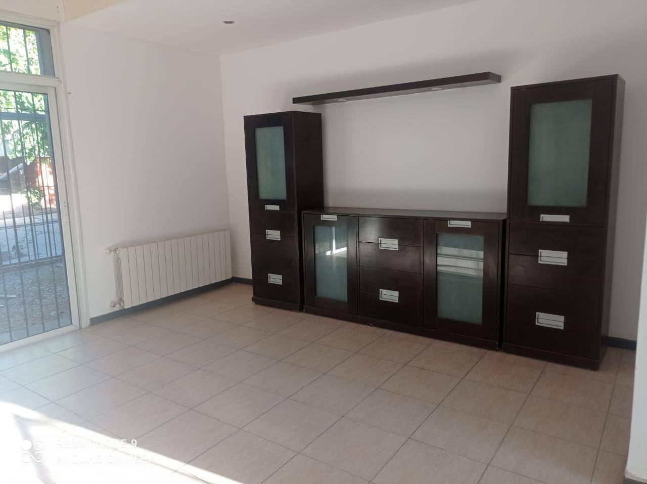 Foto de Se alquila casa 3 dormitorios Mendoza, cercana 6ta sección, imagen 2