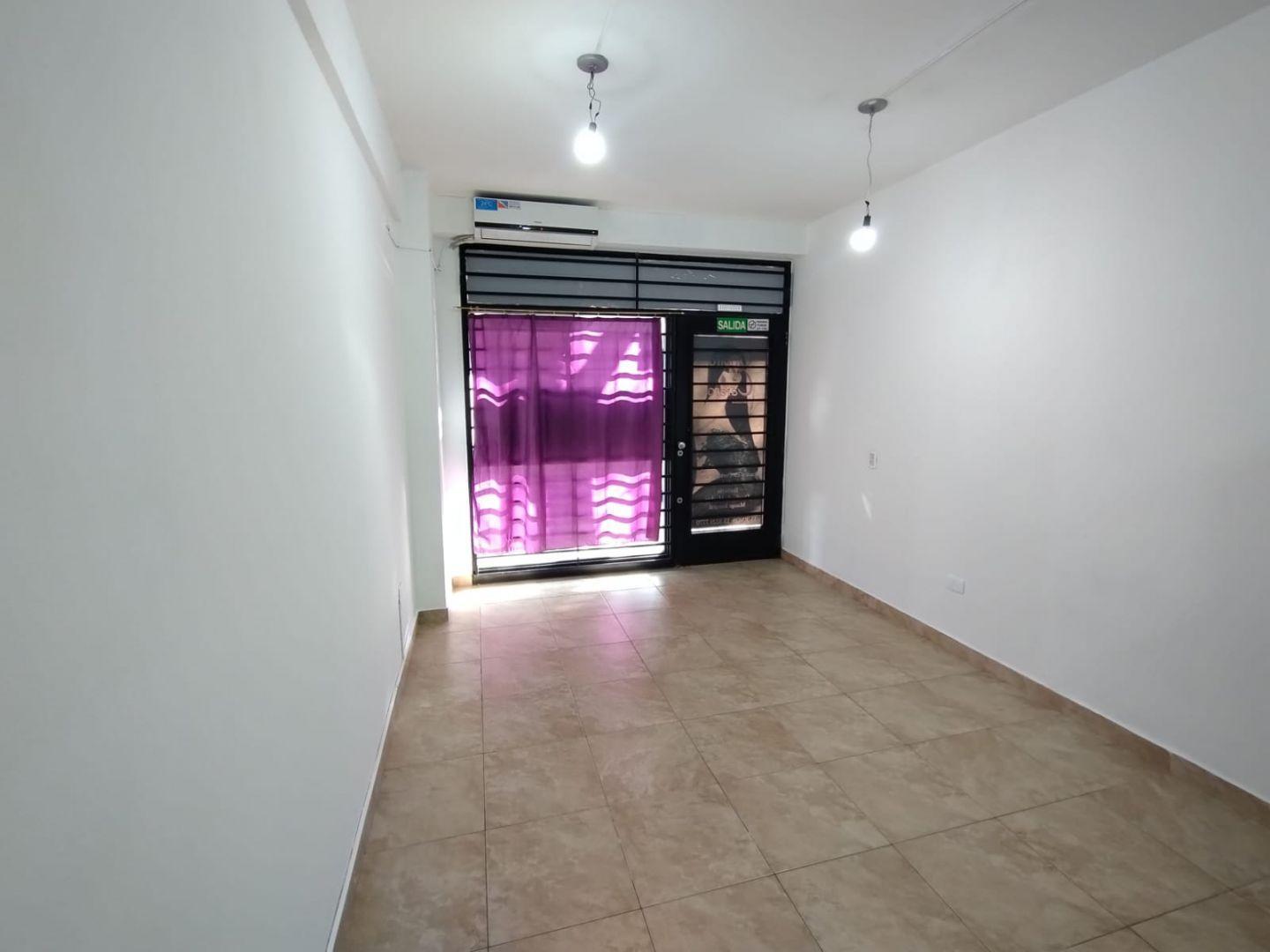 Foto de ALQUILER LOCAL EN FLORES, imagen 2