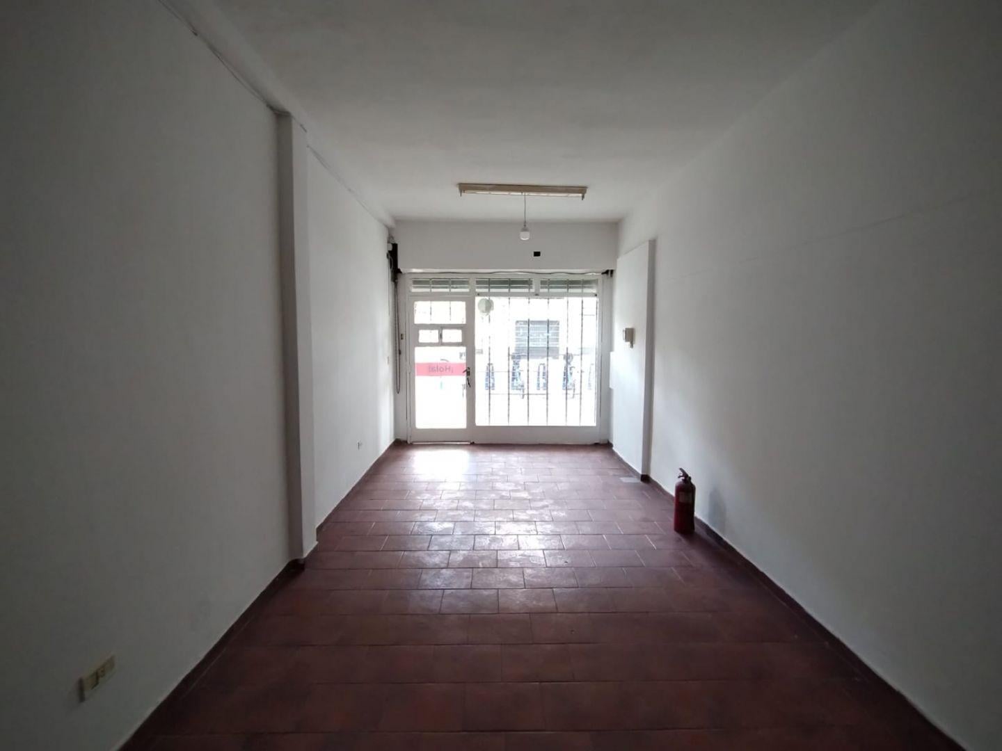 Foto de ALQUILER LOCAL EN FLORES, imagen 4