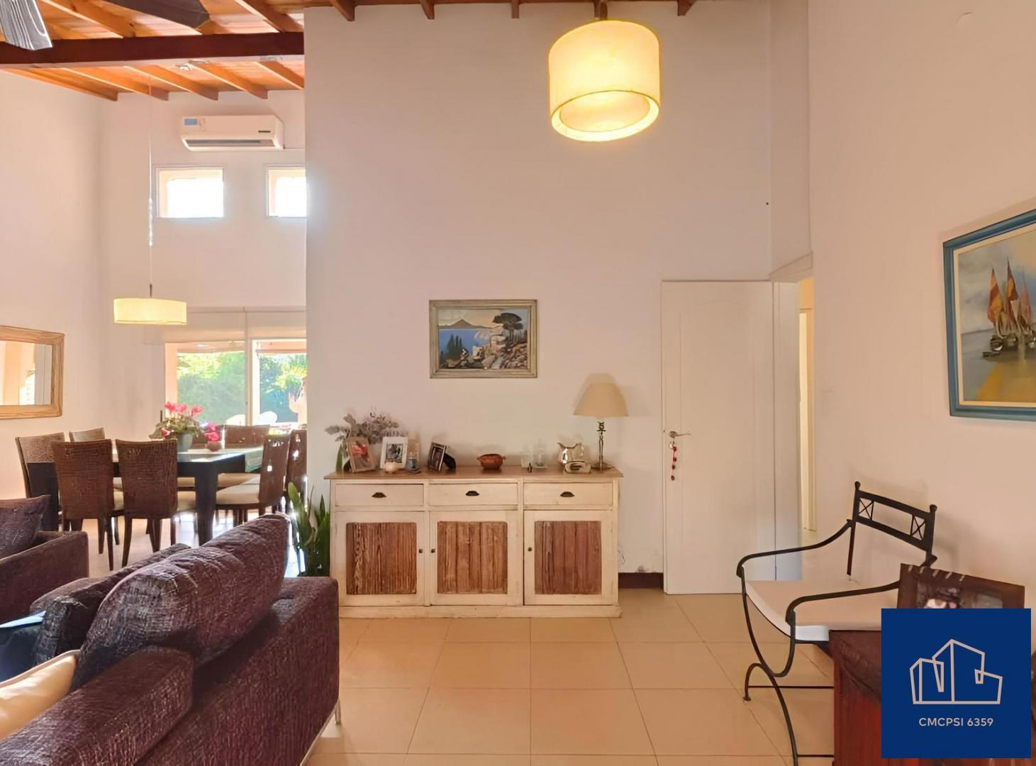 Foto de Casa en Venta barrio cerrado Acacias Blancas con pileta, impecable, imagen 3