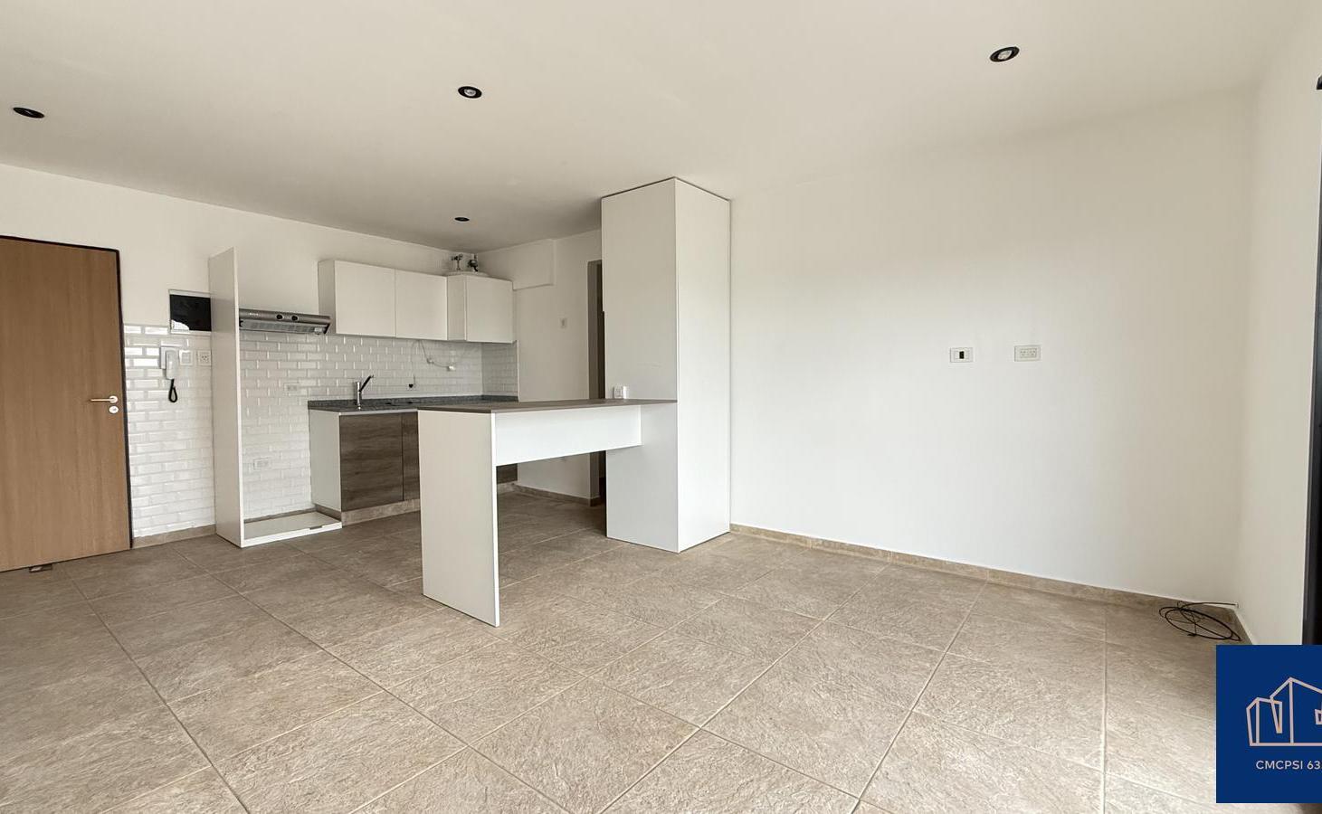 Foto de VENTA DEPARTAMENTO 2 AMBIENTES CON COCHERA EN SAN MARTIN, imagen 2