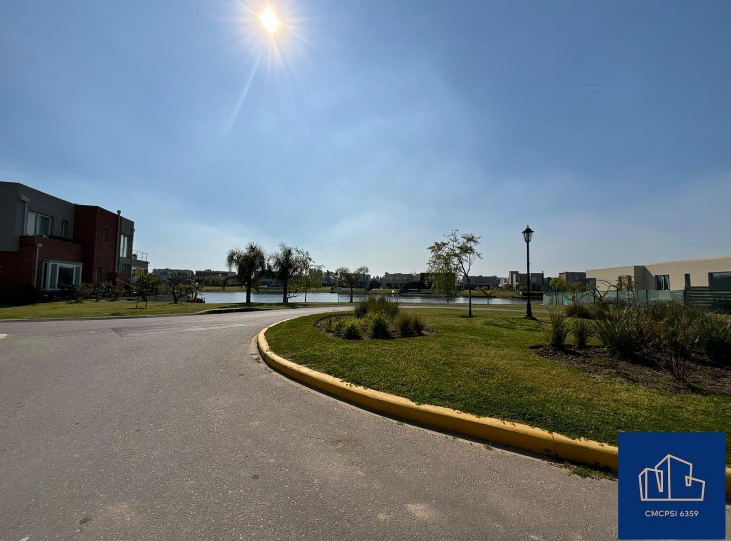 Foto de Excelente lote en Barrio Santa Ana Villanueva, imagen 2