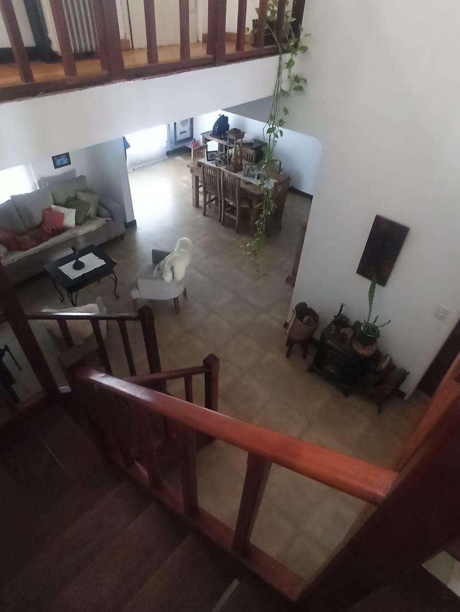 CHALET 5 AMB. CON DEPENDENCIAS EN V. SARMIENTO