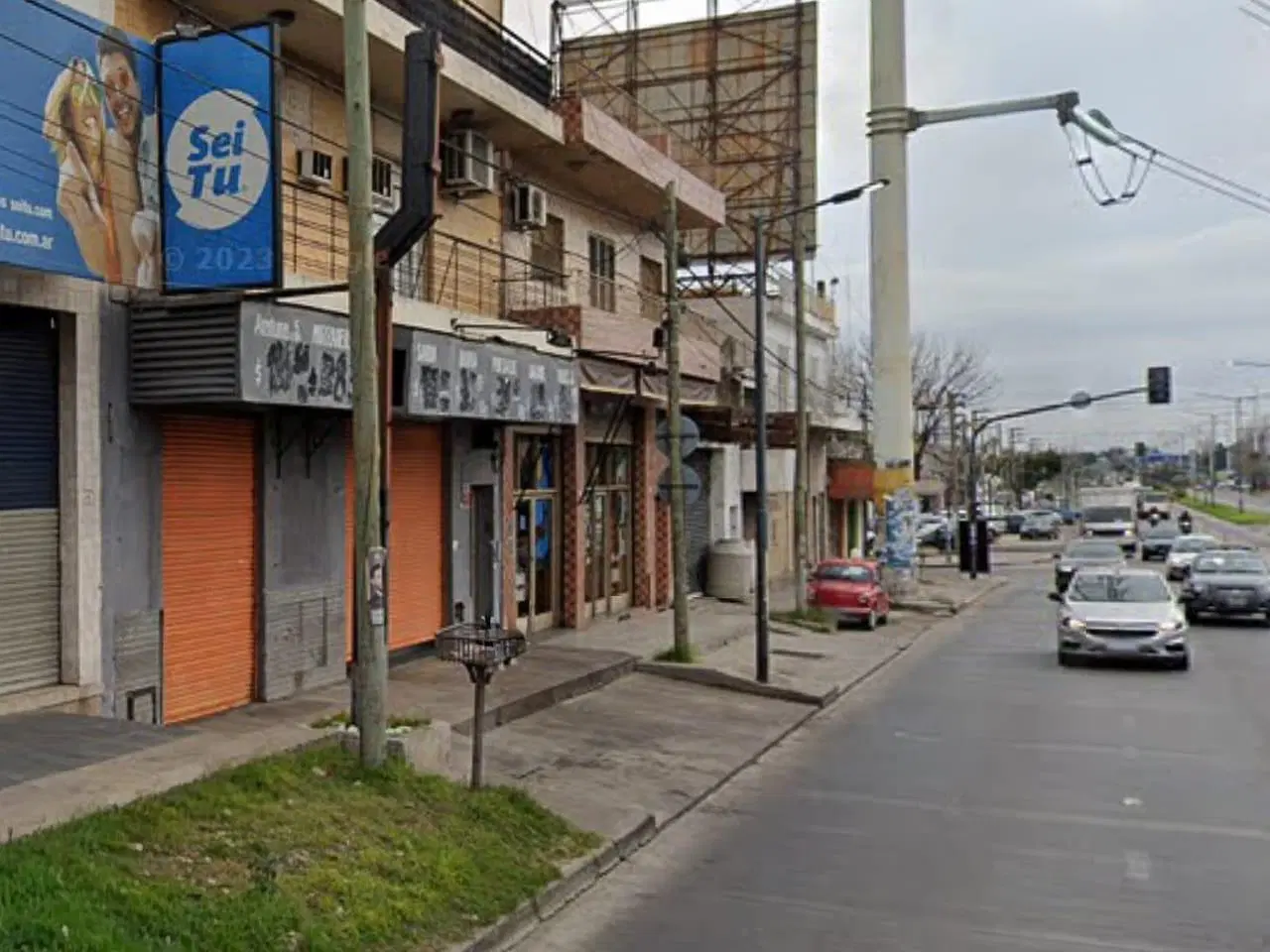 Local 200 m2 Av. Ricardo Balbín 5