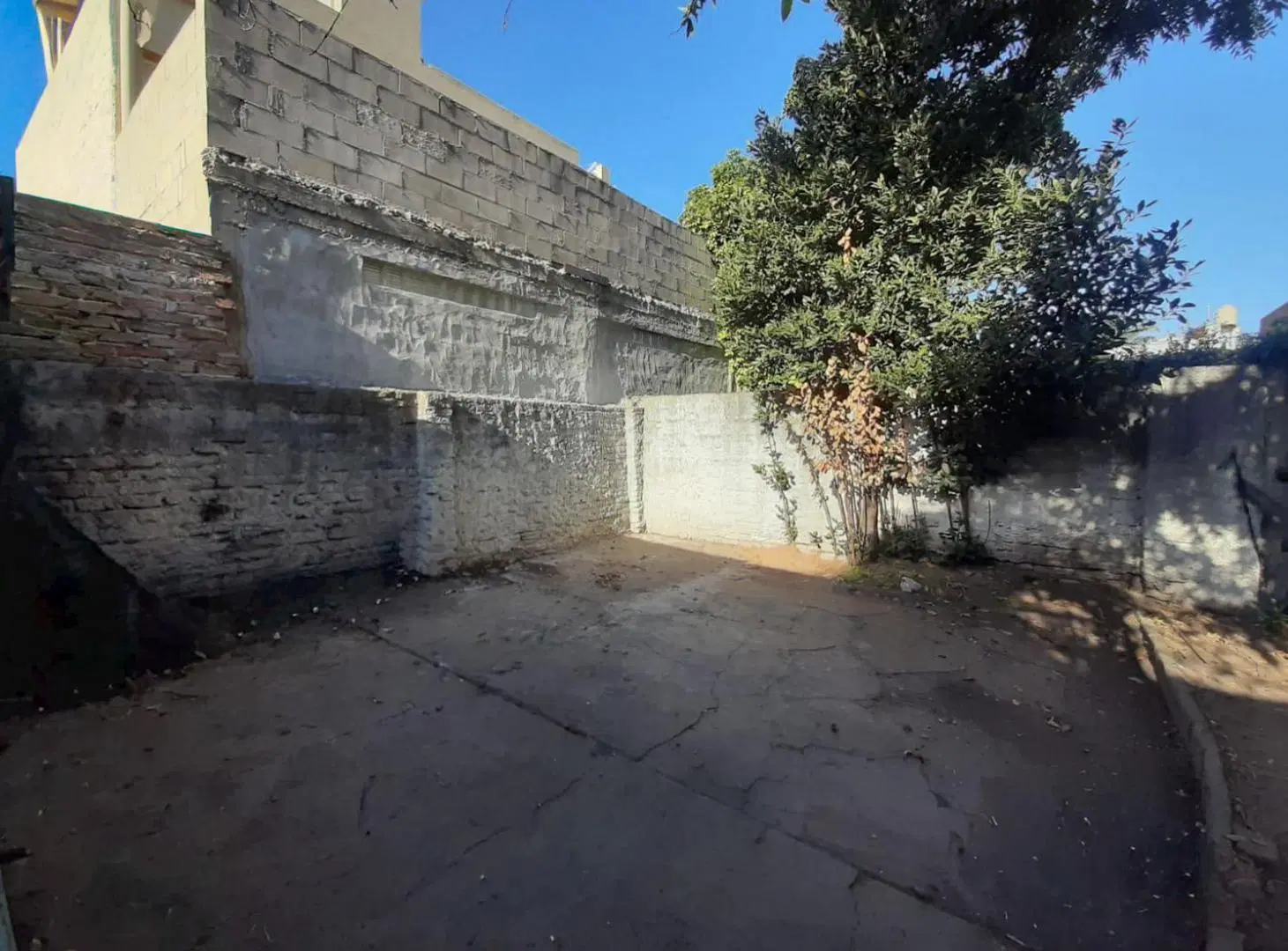 CASA EN LOTE PROPIO CON COCHERA 3