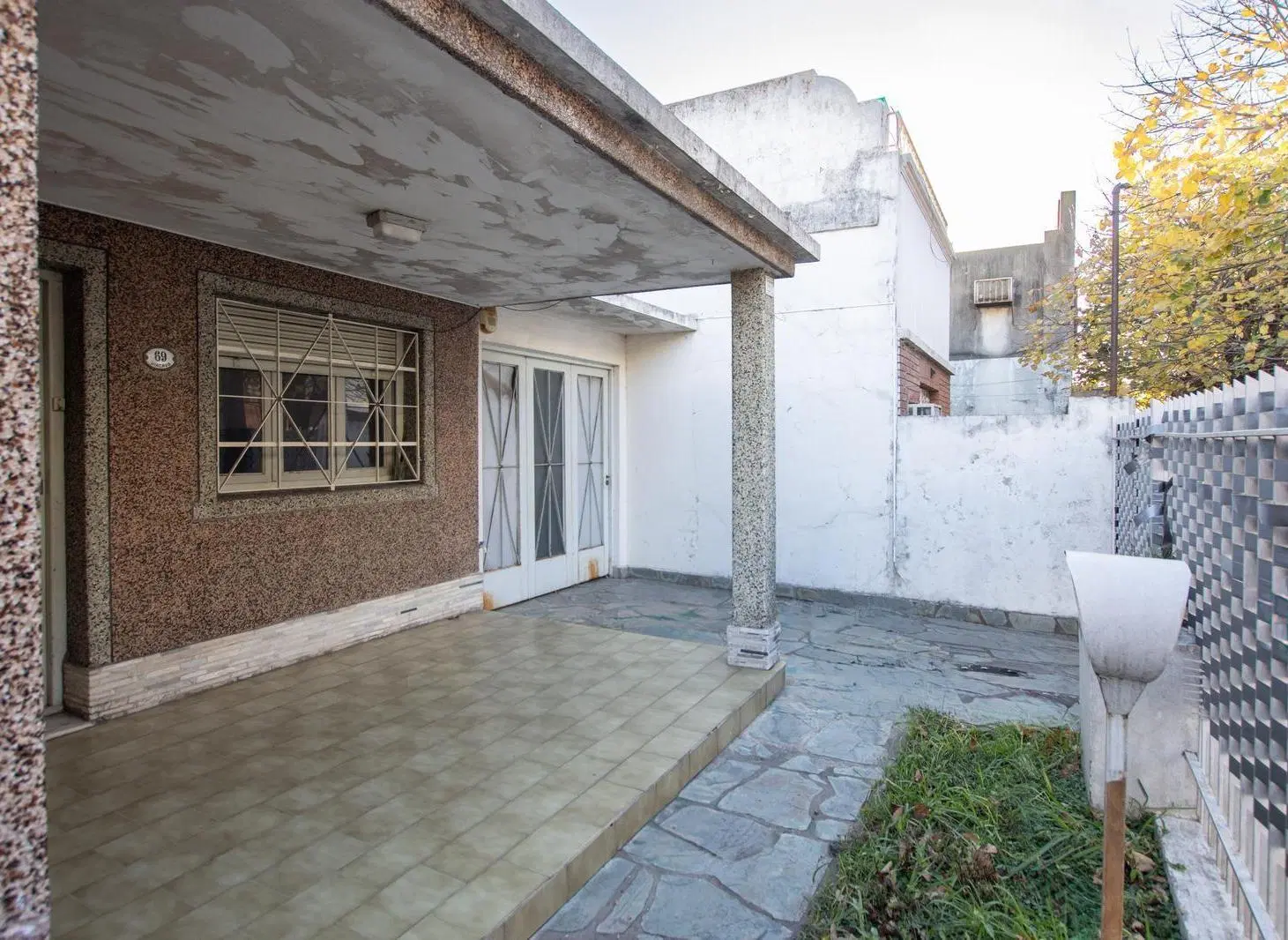 CASA EN LOTE PROPIO CON COCHERA 1