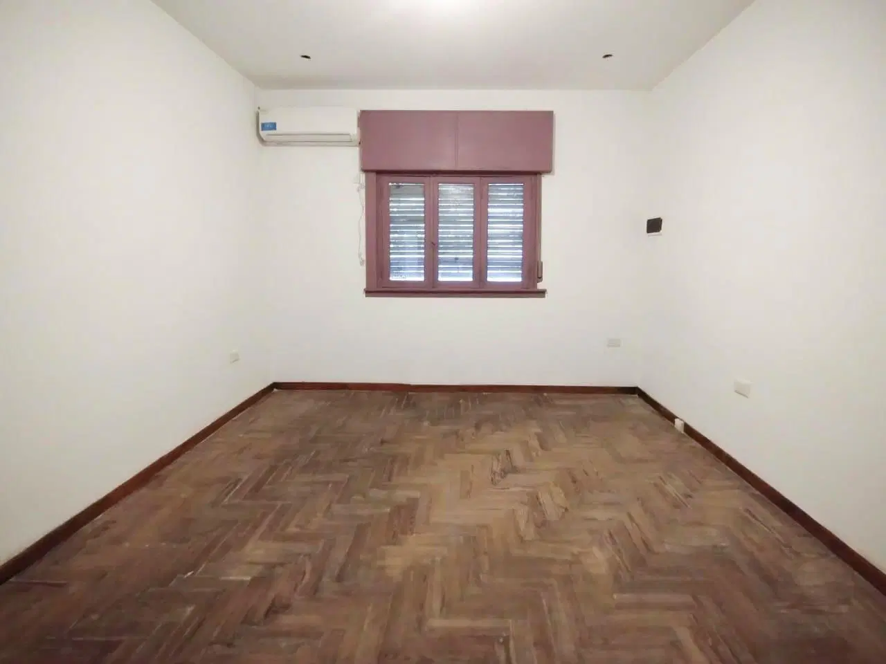 CASA EN LOTE PROPIO CON COCHERA 8