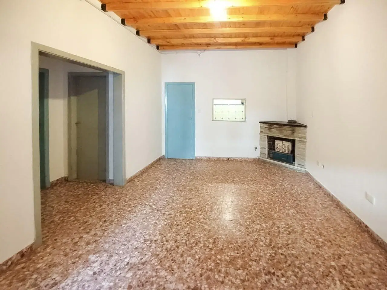 CASA EN LOTE PROPIO CON COCHERA 2
