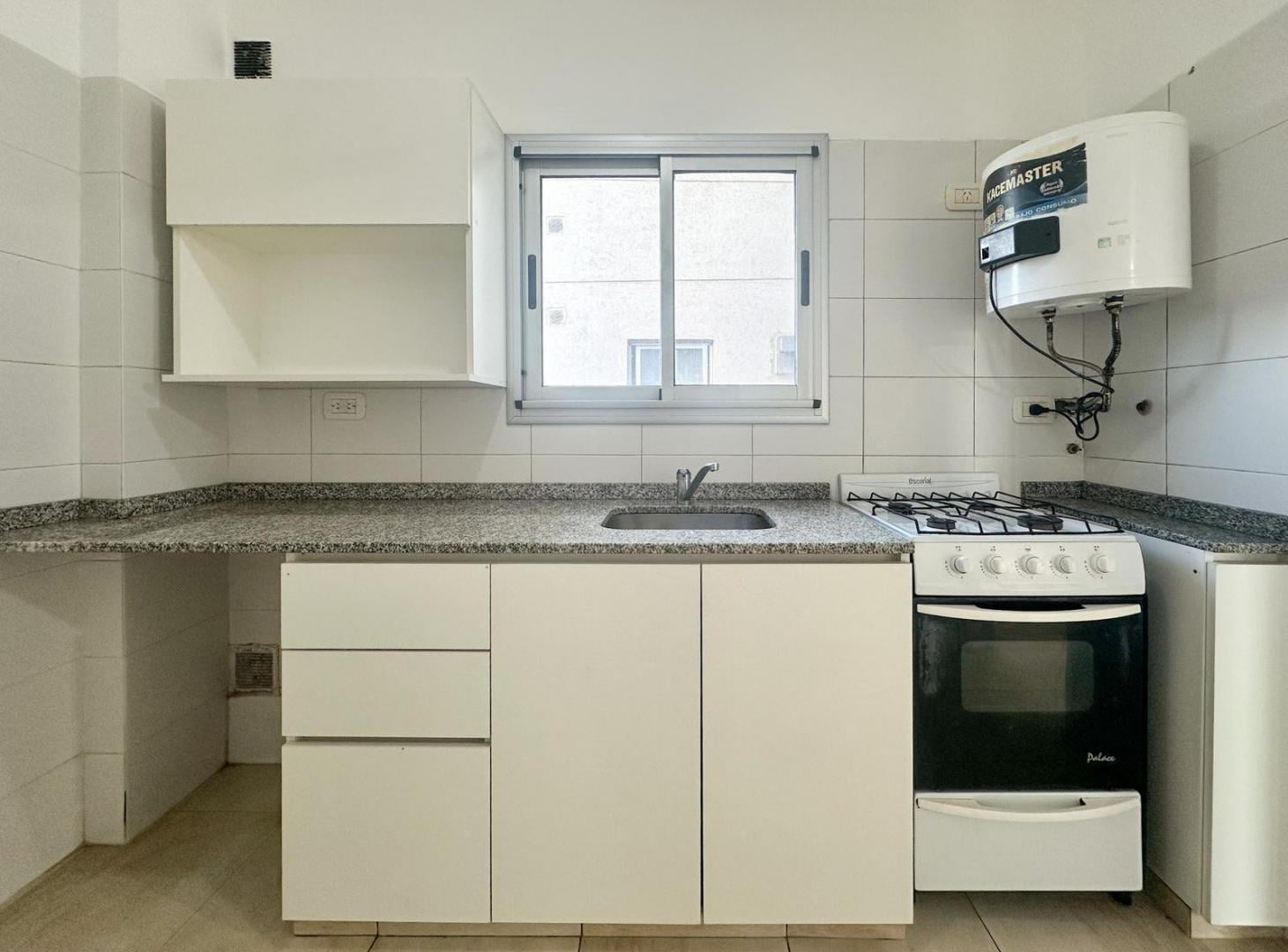 Departamento 2 ambientes con Cochera y Balcón – luminoso y al frente