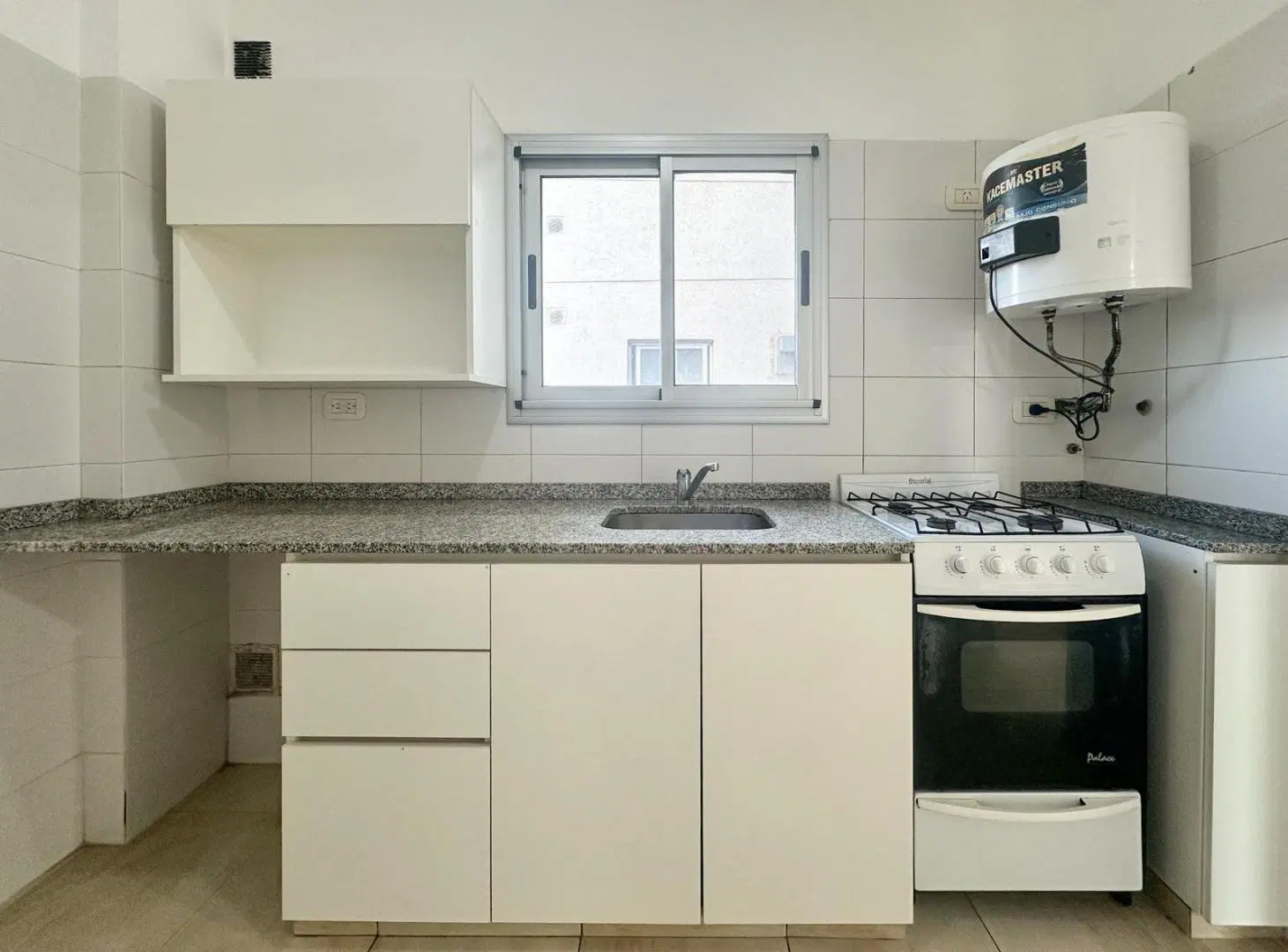 Departamento 2 ambientes con Cochera y Balcón – luminoso y al frente 4