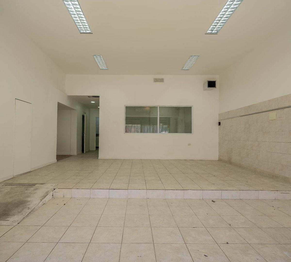 Local Comercial a 10 m de Av Mitre 2