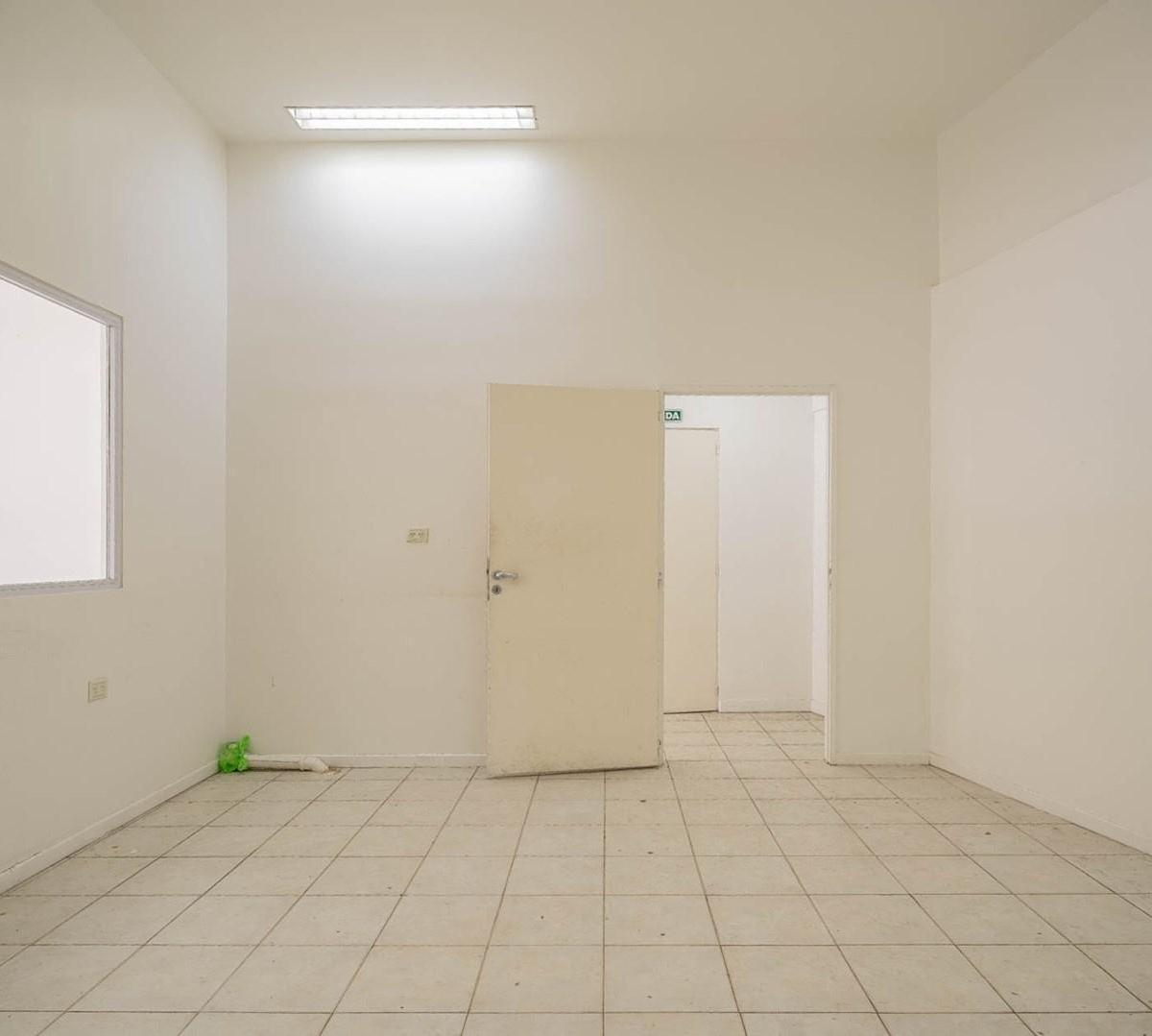 Local Comercial a 10 m de Av Mitre 4