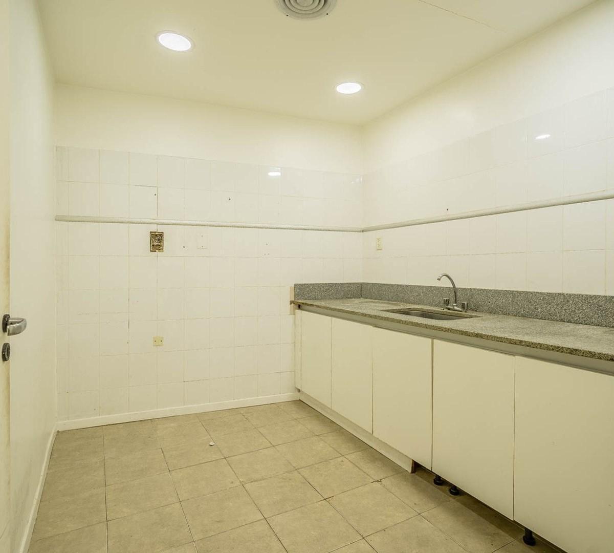 Local Comercial a 10 m de Av Mitre 3