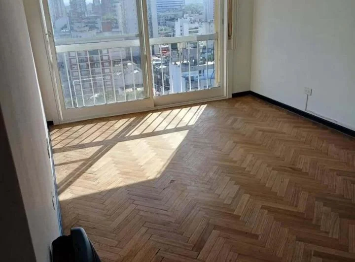 SE ALQUILA . DEPARTAMENTO . 3 AMBIENTES . LUMINOSO . BALCÓN 1