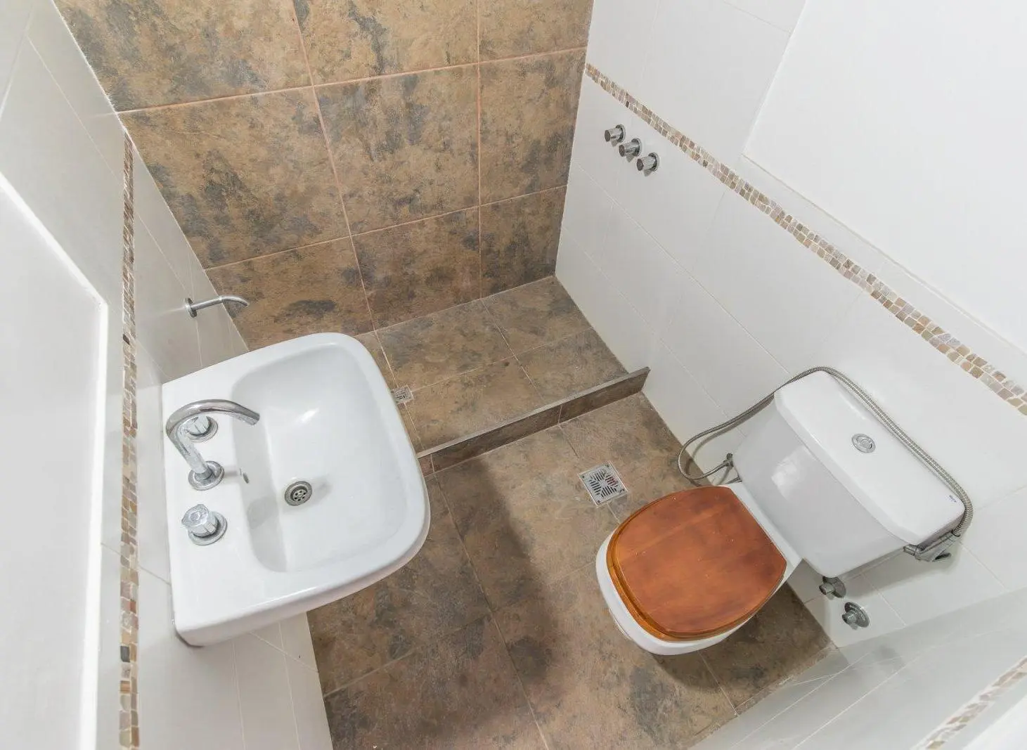 Venta. Casa 4 ambientes REFACCIONADA. Terraza. Don Bosco 3