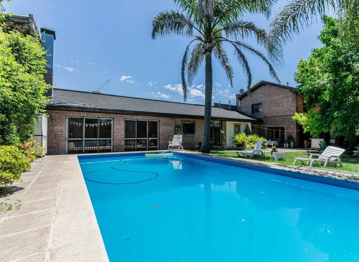 VENTA Doble terreno - Pileta - Quincho 1