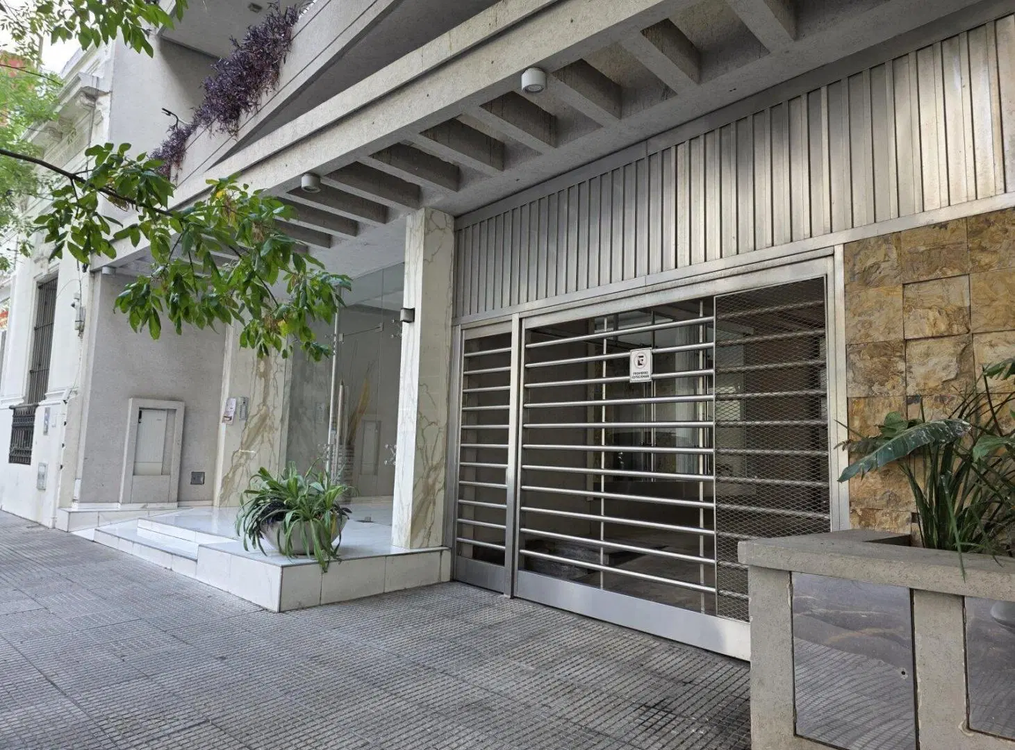 ALQUILER. COCHERA 12M2. PALERMO. 2