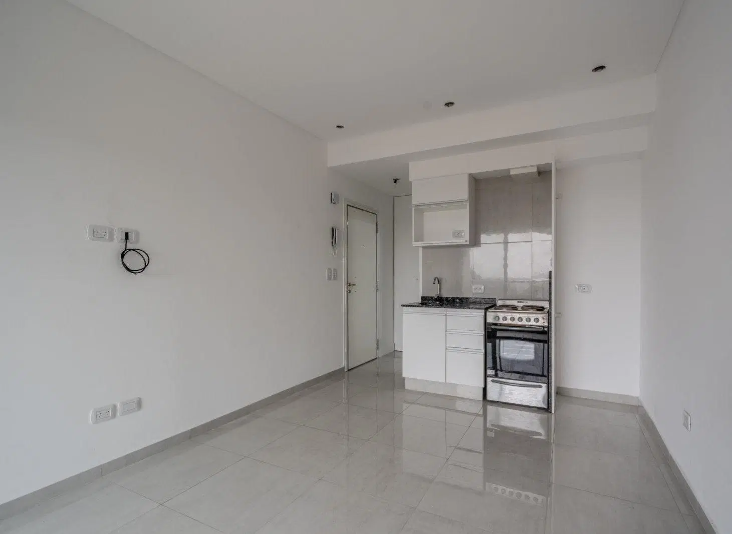 VENTA. DEPTO. MONOAMBIENTE. BALCÓN. A ESTRENAR. QUILMES 4