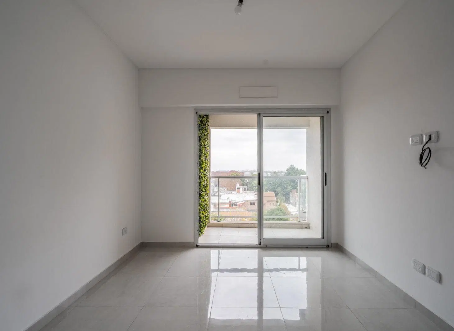 VENTA. DEPTO. MONOAMBIENTE. BALCÓN. A ESTRENAR. QUILMES 8