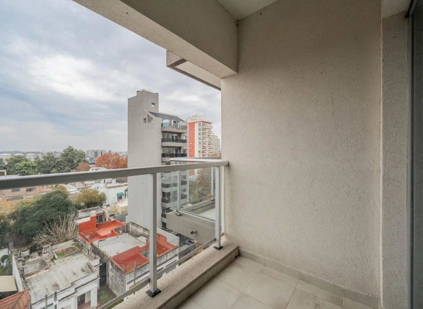VENTA. DEPTO. MONOAMBIENTE. BALCÓN. A ESTRENAR. QUILMES 3