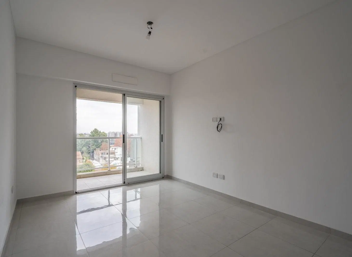 VENTA. DEPTO. MONOAMBIENTE. BALCÓN. A ESTRENAR. QUILMES 2