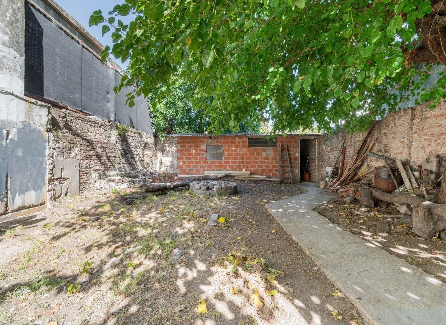 VENTA. CASA. 3 AMBIENTES. PATIO. PIÑEYRO. AVELLANEDA. 4