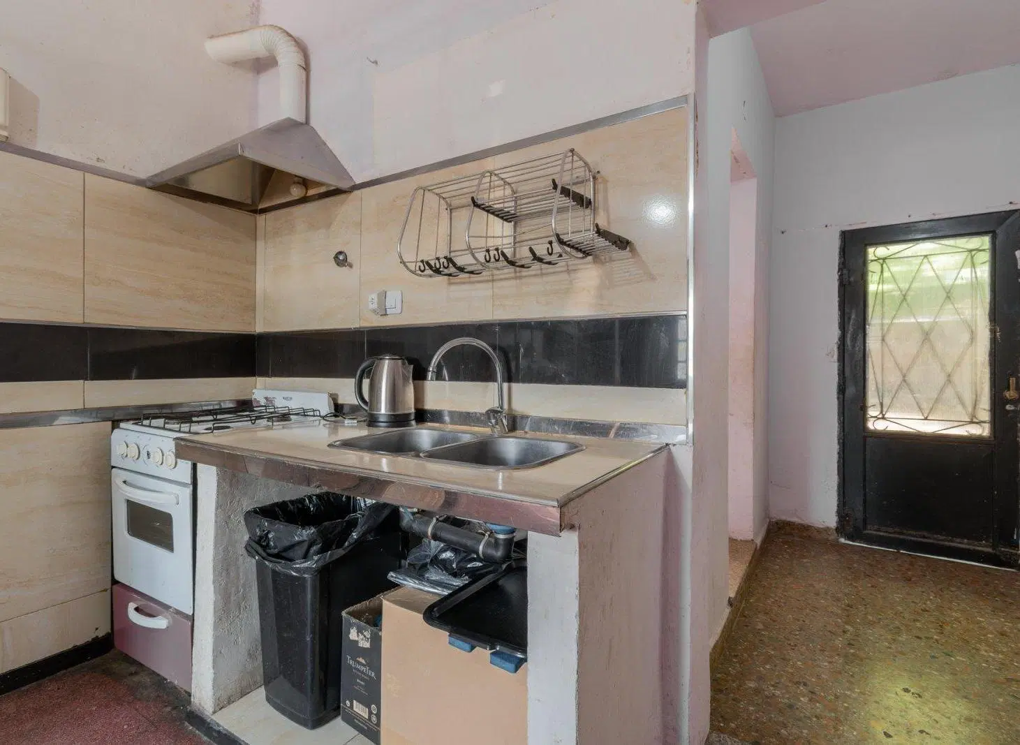 VENTA. CASA. 3 AMBIENTES. PATIO. PIÑEYRO. AVELLANEDA. 8