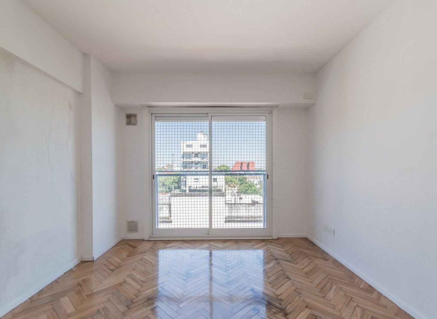 VENTA. 2 AMB. VILLA URQUIZA. REFACCIONADO