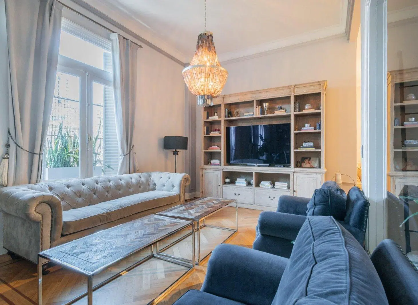 VENTA. DEPTO. 5 AMBIENTES. SEMIPISO. COCHERA. RECOLETA 4