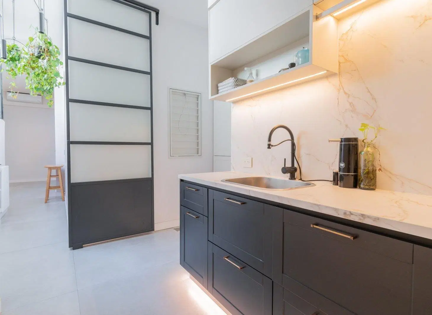 VENTA. DEPTO. 5 AMBIENTES. SEMIPISO. COCHERA. RECOLETA 1