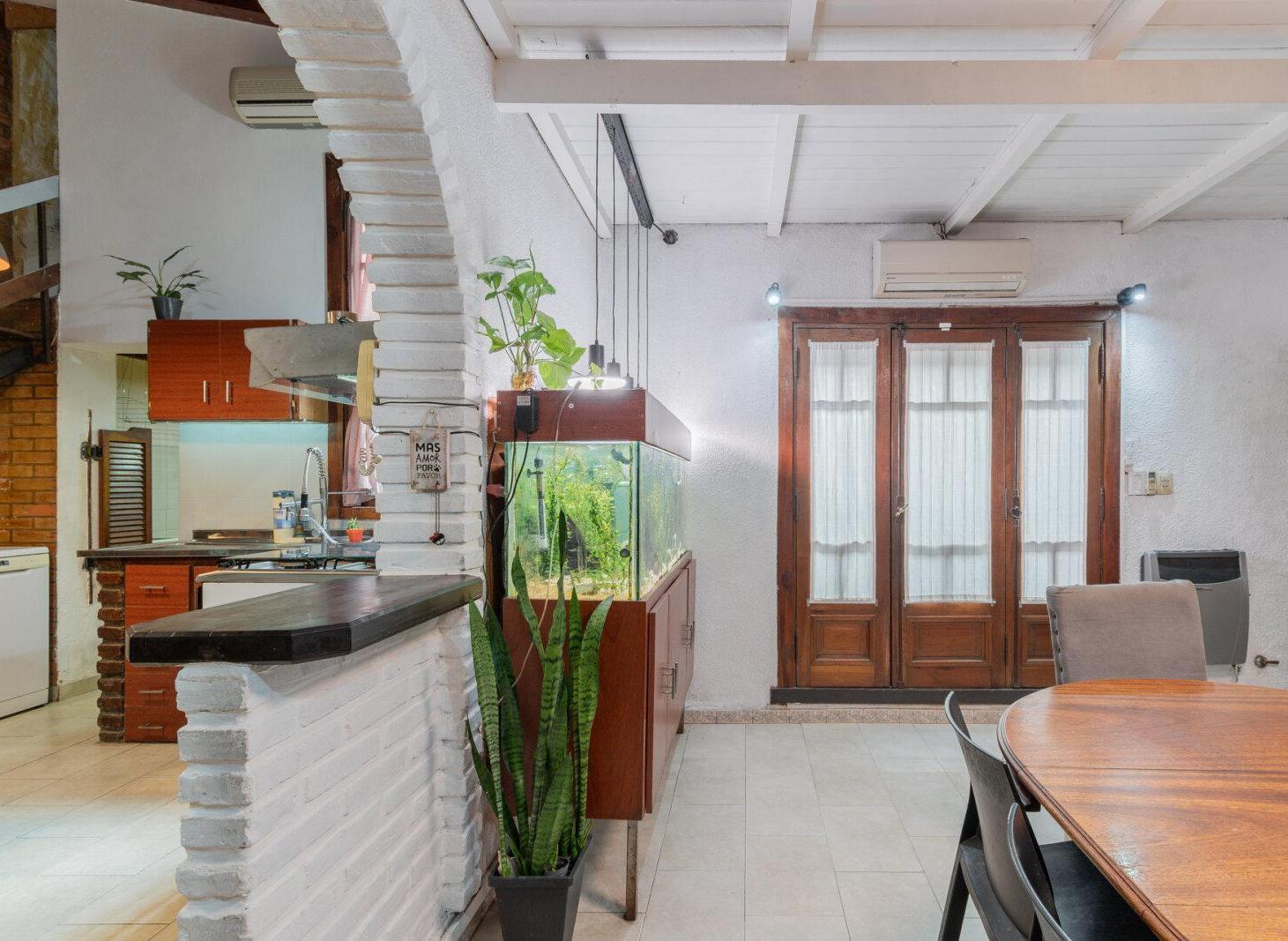 Foto de Casa en venta en Boedo. Lote propio. 4 ambientes más estudio. Quincho y, imagen 5