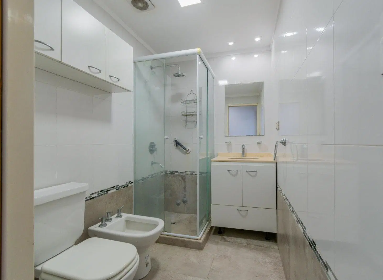 VENTA. DEPARTAMENTO. 2 AMBIENTES. BALCÓN. COCHERA. 4