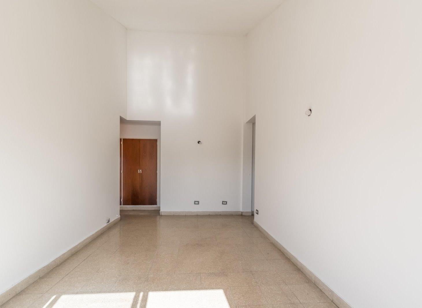 Foto de EN VENTA. 2 AMBIENTES + COCHERA CUBIERTA. LUMINOSO. VILLA SANTA RITA., imagen 4