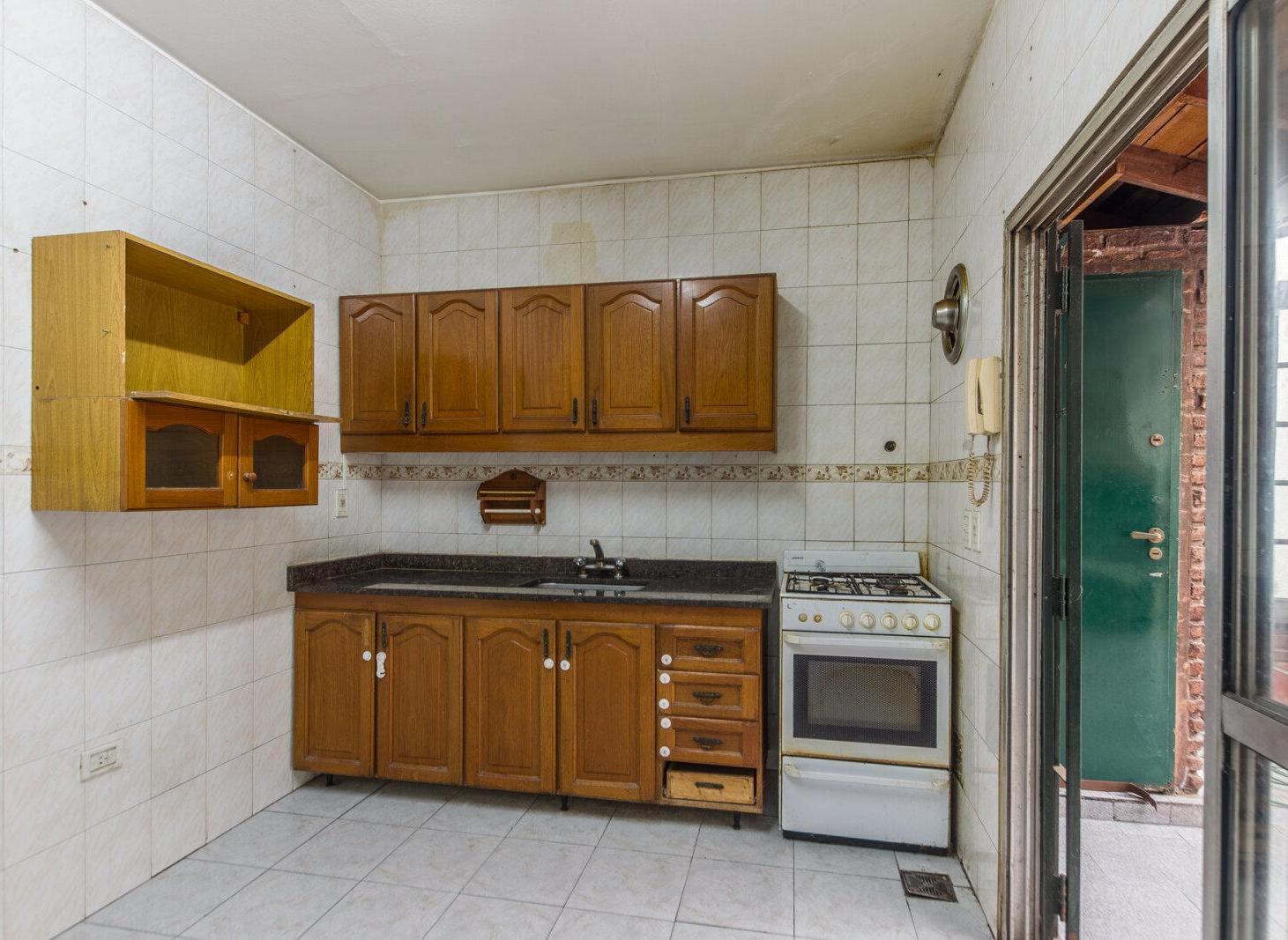 Foto de VENTA. PH.3 AMBIENTES. BALCON. PATIO. ALMAGRO., imagen 2