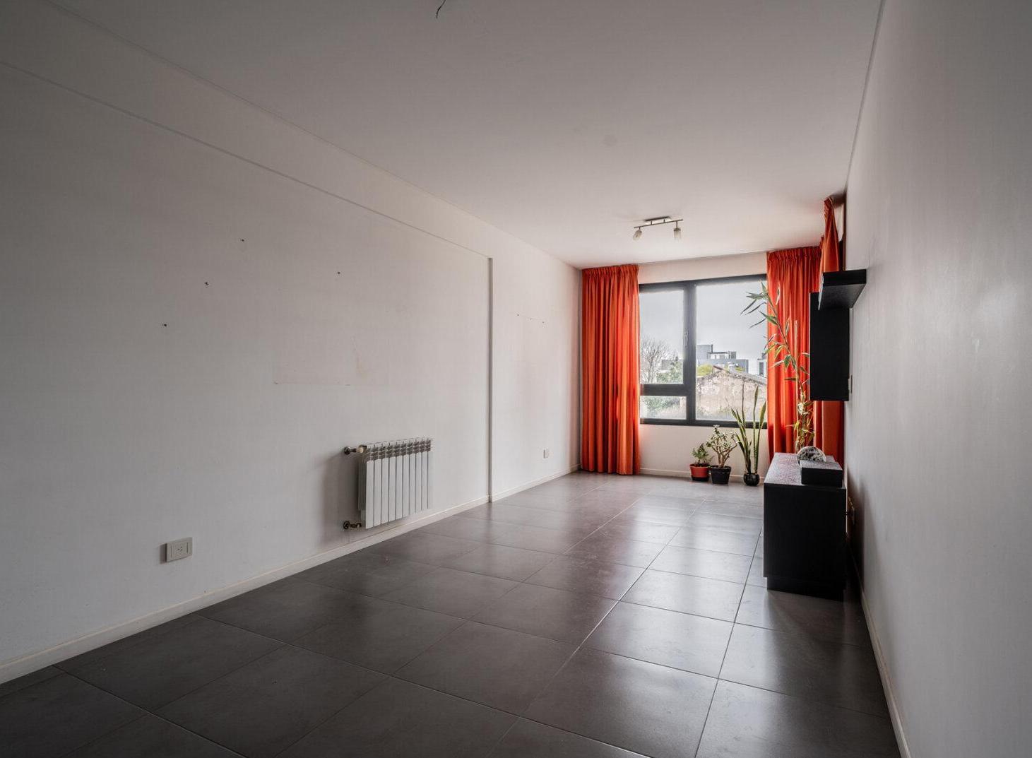 Foto de VENTA. DEPTO. 3 AMBIENTES. BALCÓN. AMENITIES. COCHERA. BERNAL., imagen 2