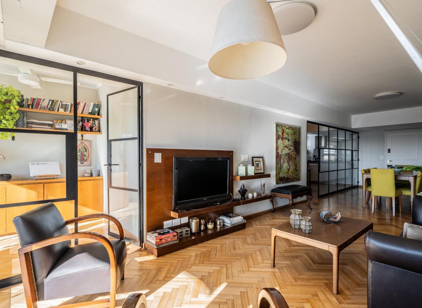 Foto de 4 AMBIENTES EN PISO ALTO CON BALCÓN TERRAZA, VISTAS ABIERTAS Y COCHERA, imagen 5