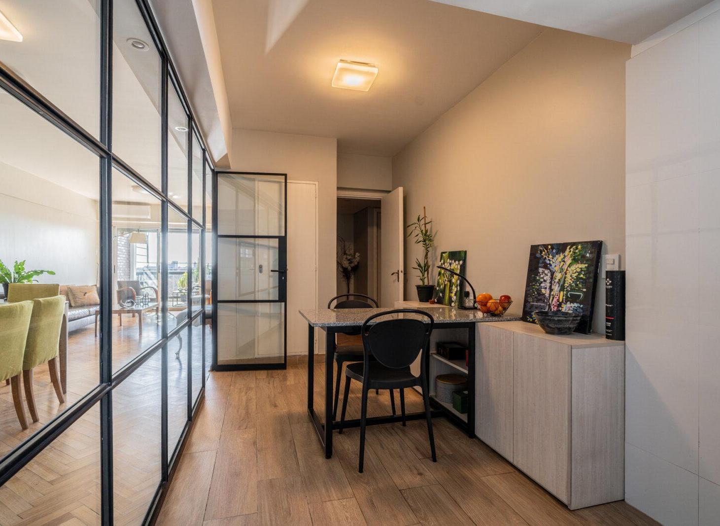 Foto de 4 AMBIENTES EN PISO ALTO CON BALCÓN TERRAZA, VISTAS ABIERTAS Y COCHERA, imagen 4