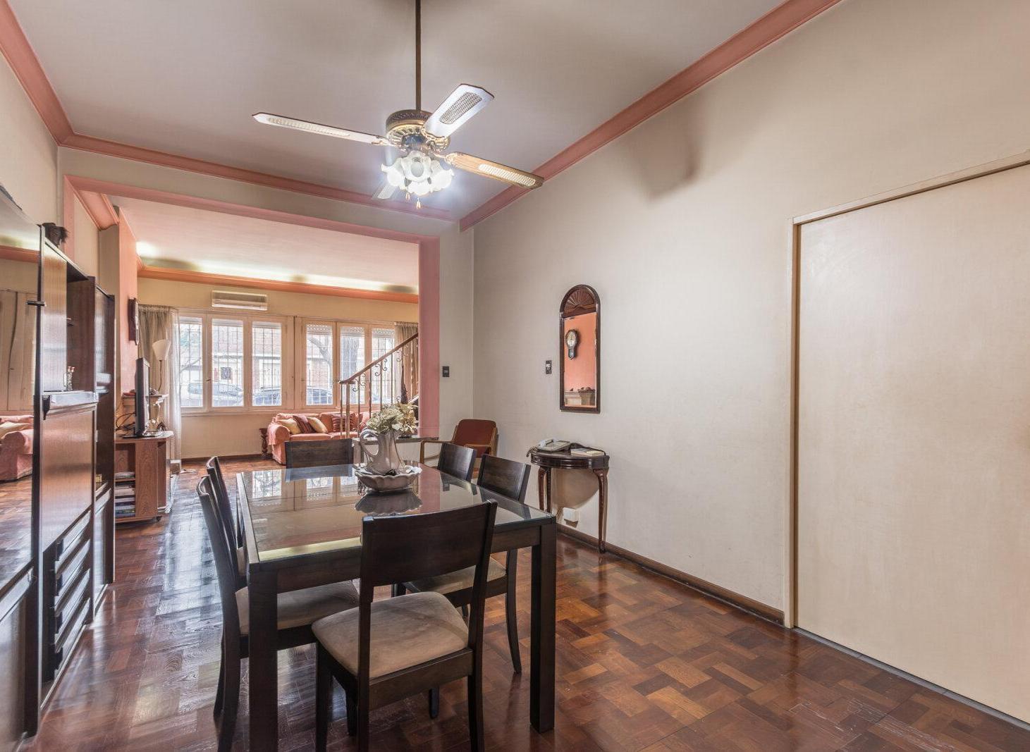Foto de VENTA. CASA. 5 AMBIENTES. QUINCHO. JARDÍN. PILETA. BALCÓN. VILLA DEL, imagen 5