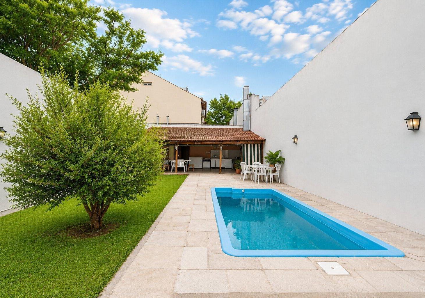 Foto de VENTA. CASA. 5 AMBIENTES. QUINCHO. JARDÍN. PILETA. BALCÓN. VILLA DEL, imagen 2
