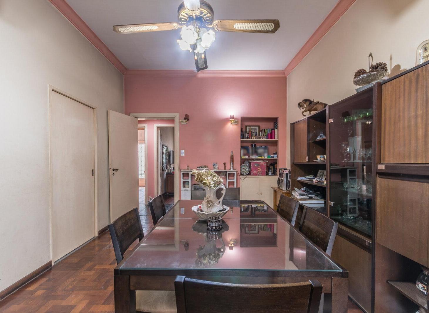 Foto de VENTA. CASA. 5 AMBIENTES. QUINCHO. JARDÍN. PILETA. BALCÓN. VILLA DEL, imagen 3