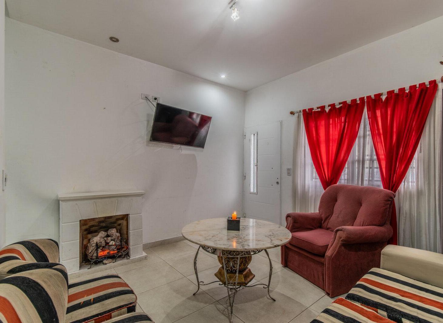 Foto de Venta. PH tipo casa al frente con cochera, balcon terraza y sin, imagen 3